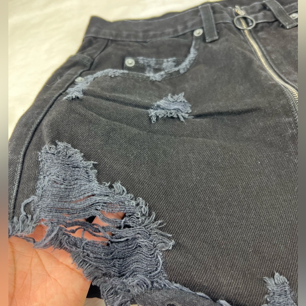 Carmar Los Angeles Black distressed Denim Zipper Skirt Size 27 - Picture 5 of 9